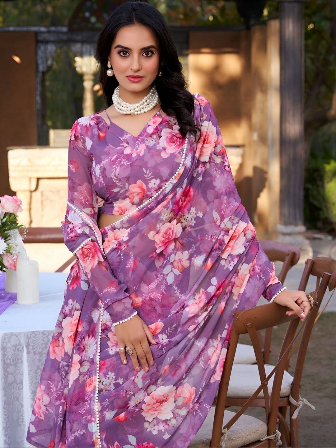 Mitera Floral Pure Georgette Saree thumbnail 3