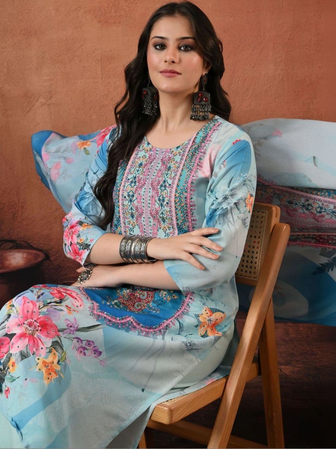 Encourage Women Floral Printed Regular Kurta with Palazzos & With Dupatta thumbnail 4
