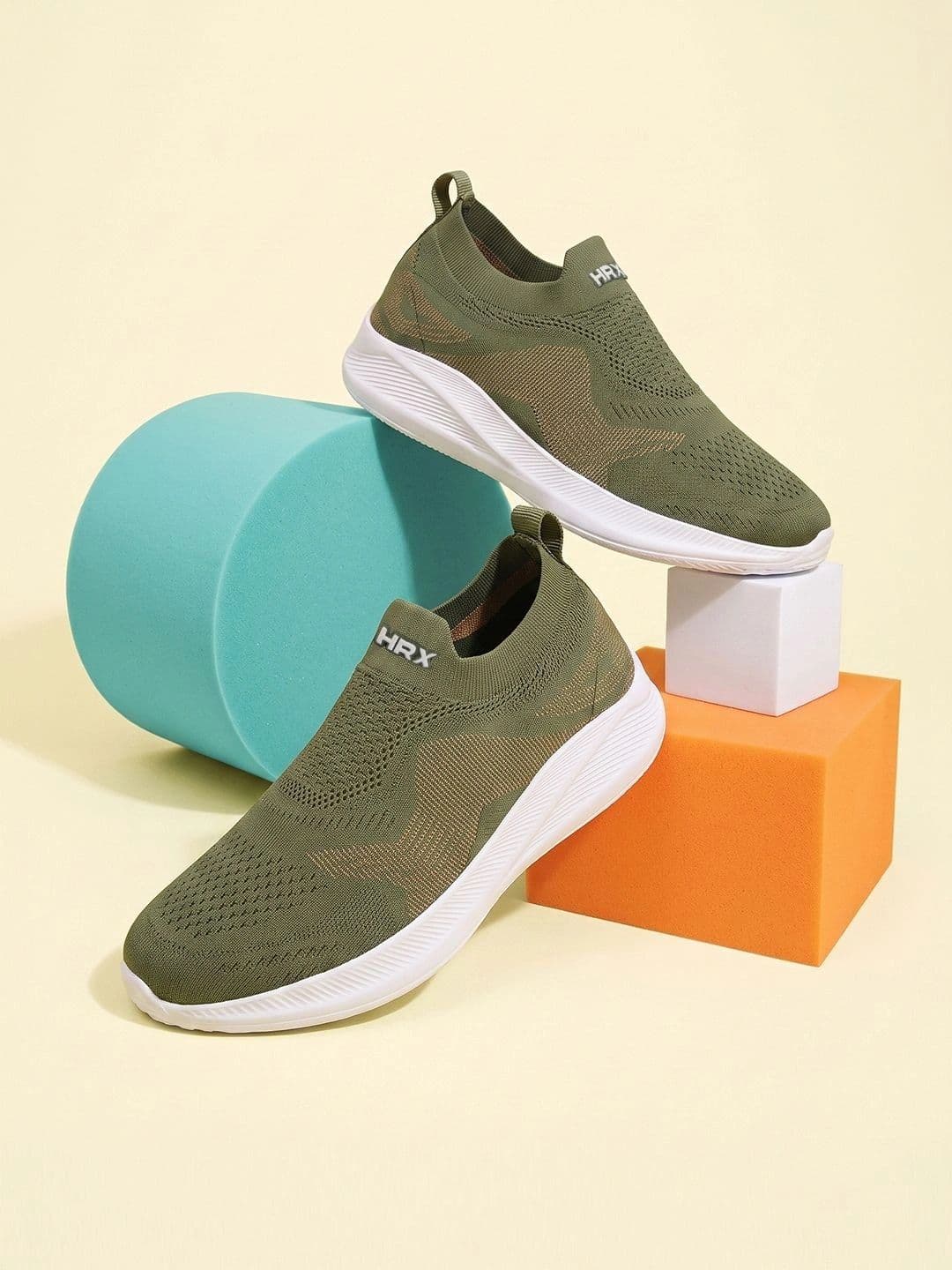 HRX by Hrithik Roshan Men Textured Sneakers - view 1
