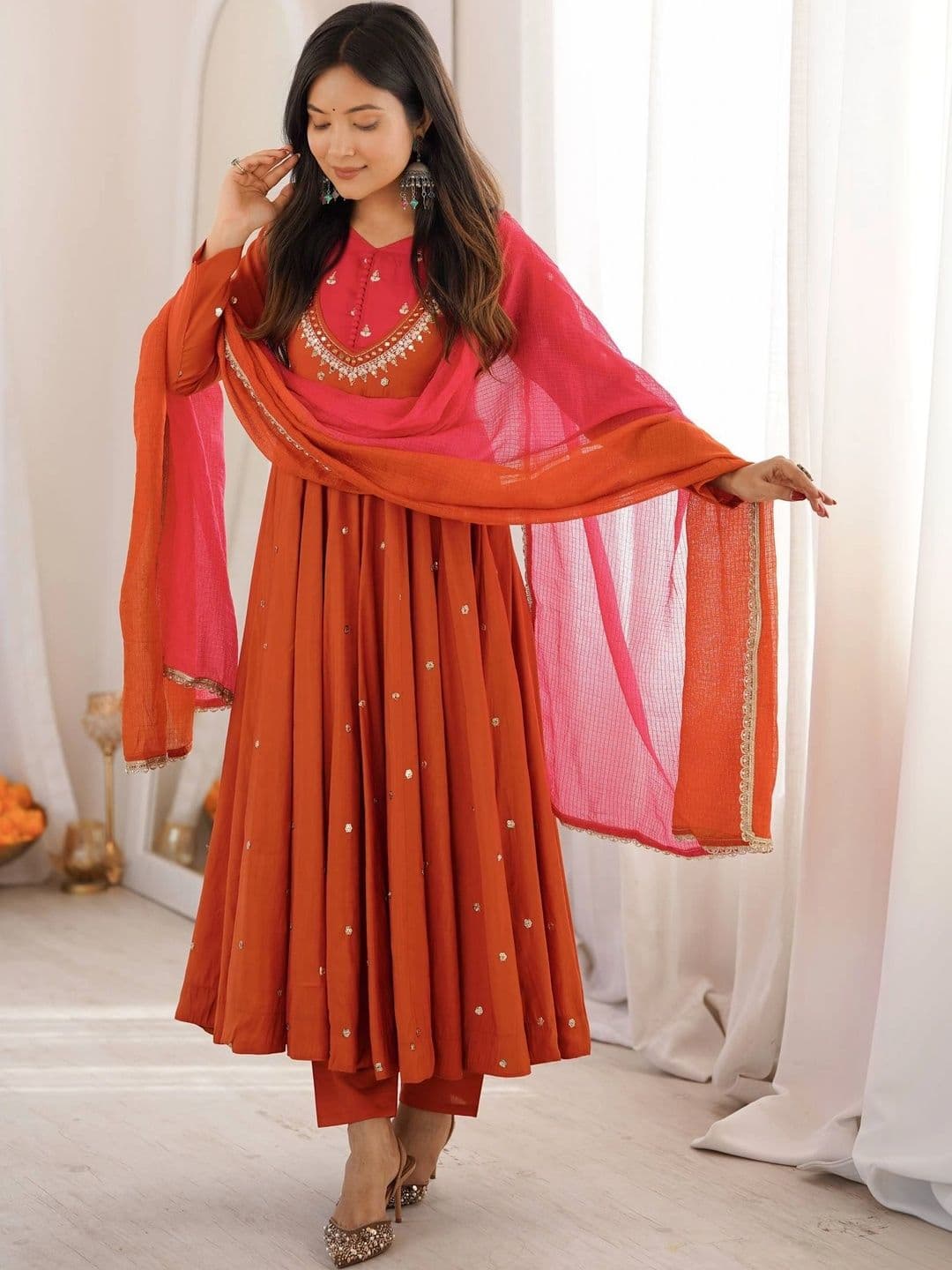 VASTRABELLA Women Empire Sequinned Kurta with Trousers & With Dupatta thumbnail 7