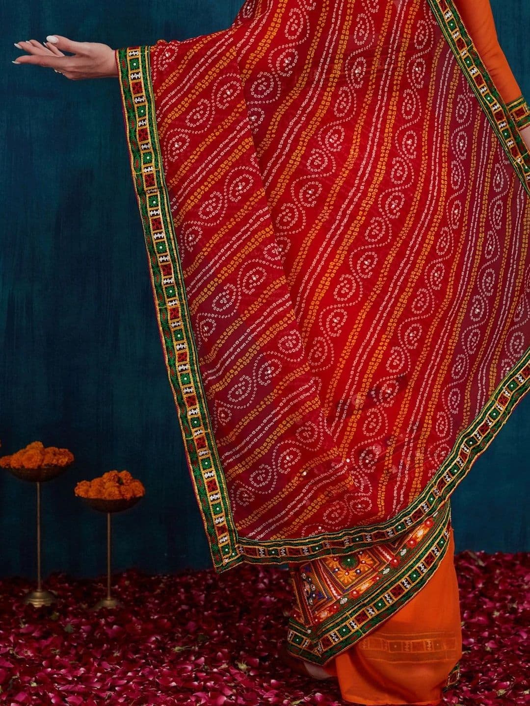 Sangria Bandhani Embroidered Pure Georgette Half and Half Bandhani Saree thumbnail 6