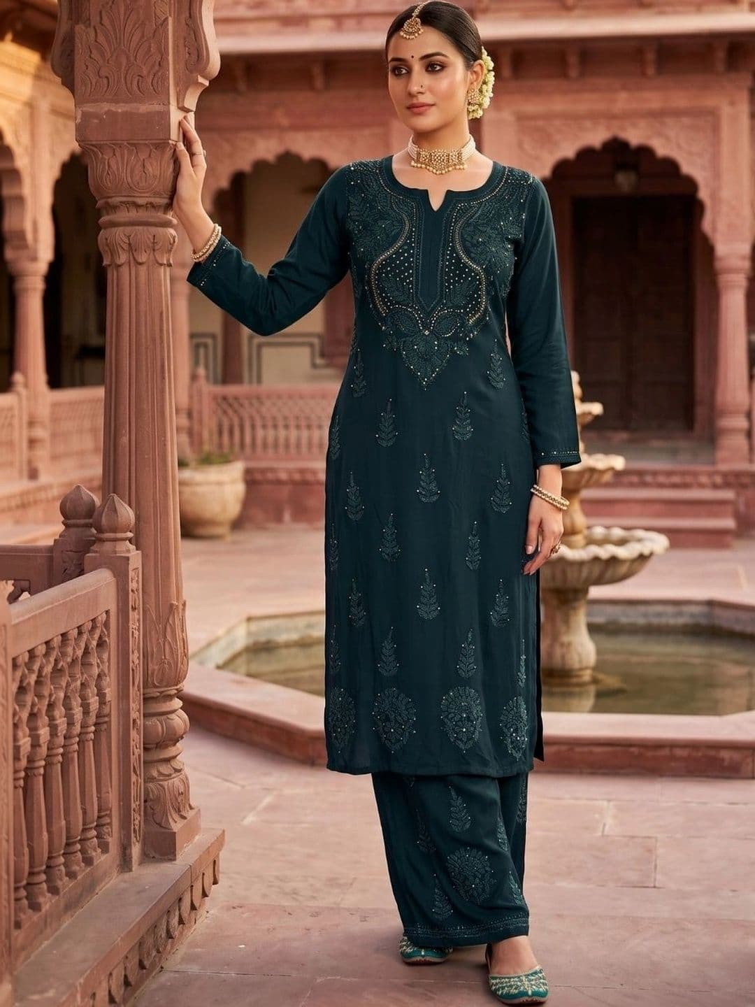 Fashion Chikan Art Women Ethnic Motifs Embroidered Regular Thread Work Kurta with Palazzos - view 1