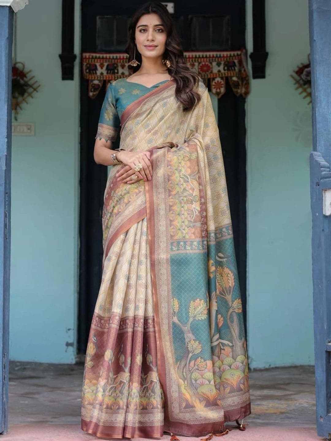 HOUSE OF PRANSHI Floral Linen Blend Jamdani Saree - view 1