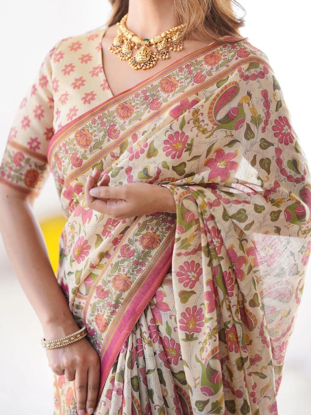HOUSE OF PRANSHI Floral Linen Blend Jamdani Saree thumbnail 2