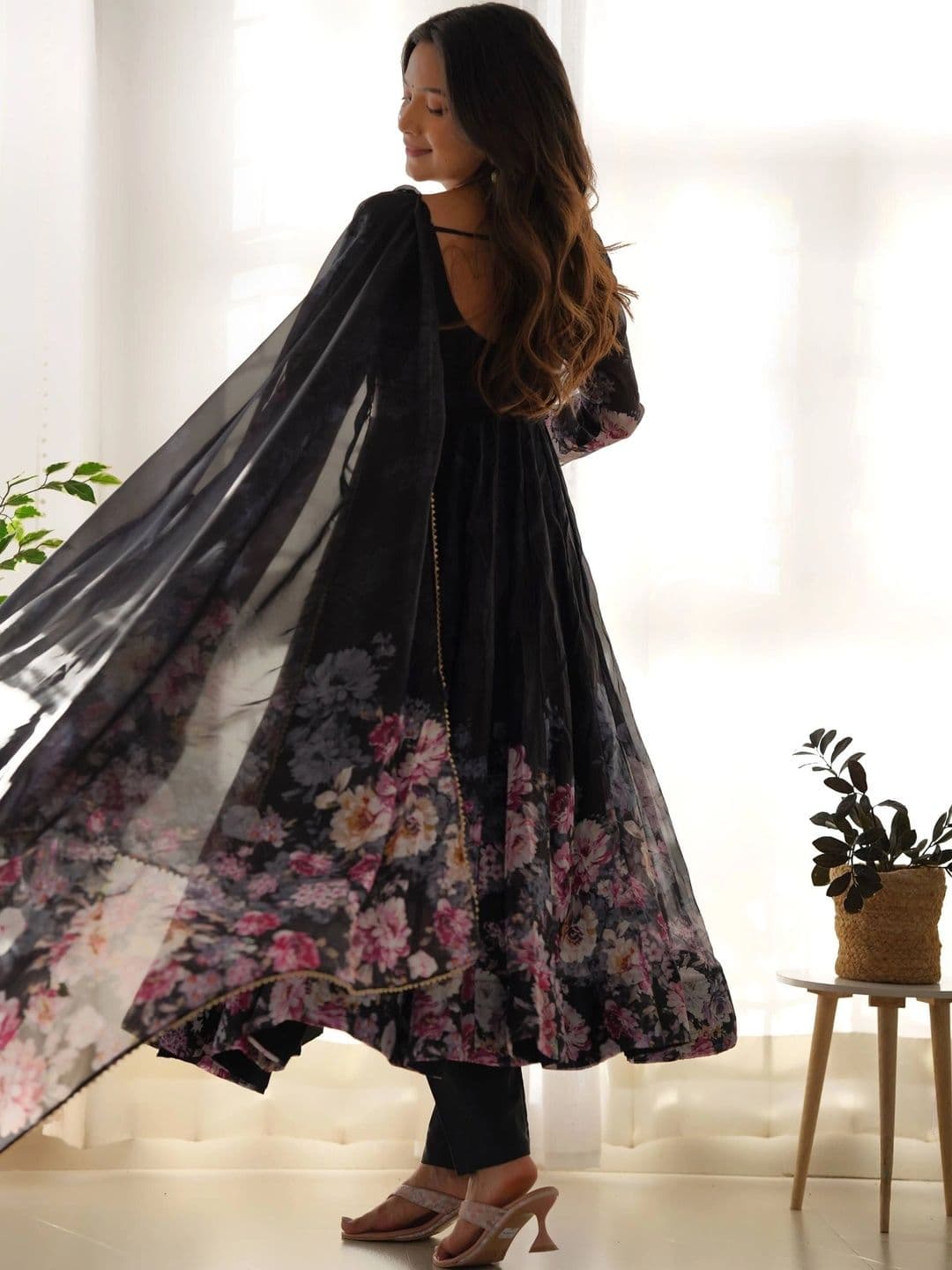 VASTRABELLA Women Floral Printed Empire Kurta with Trousers & With Dupatta thumbnail 5