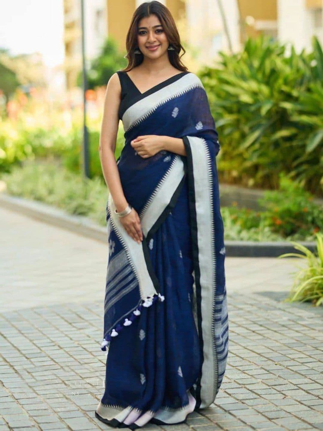 revika Woven Design Zari Art Silk Designer Kanjeevaram Saree thumbnail 2