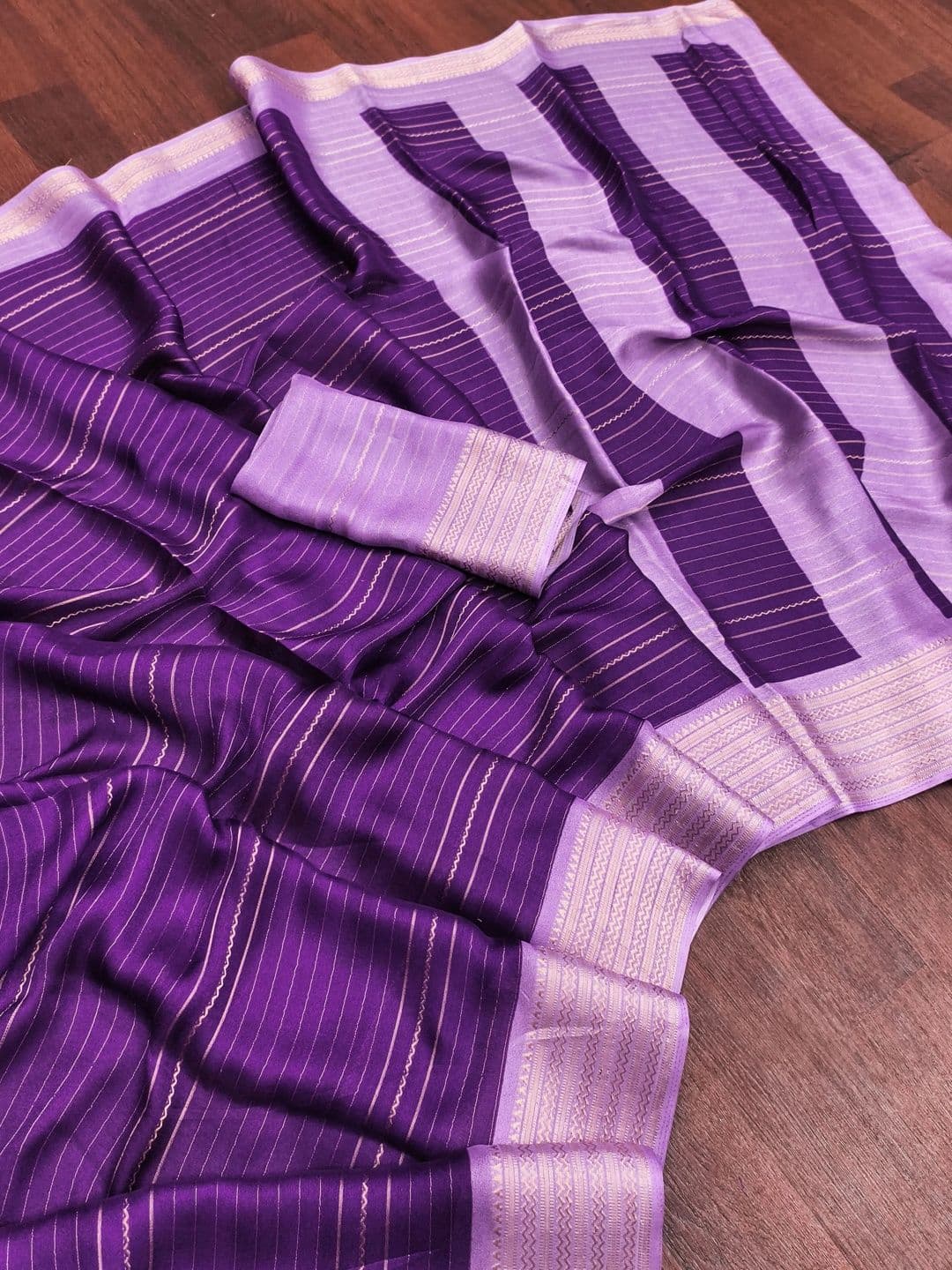 Owee Zari Silk Blend Designer Saree thumbnail 3