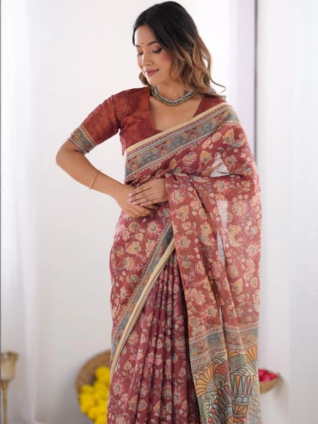 HOUSE OF PRANSHI Floral Linen Blend Jamdani Saree thumbnail 5