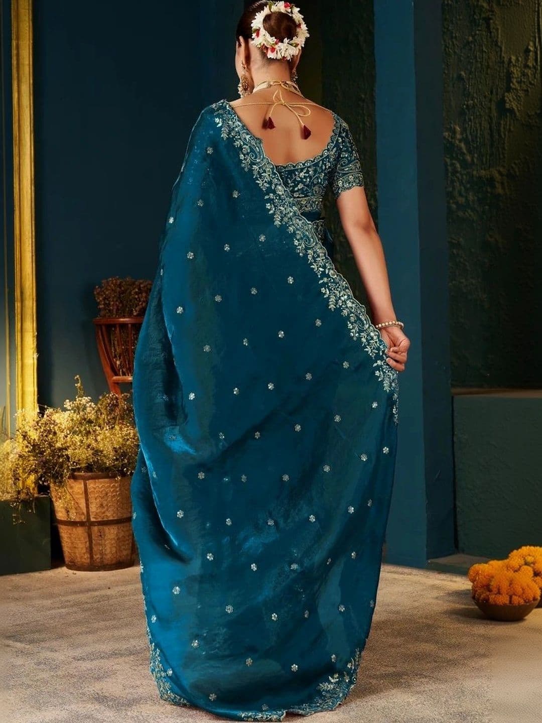 kantuba Floral Embroidered Art Silk Heavy Work Saree thumbnail 2
