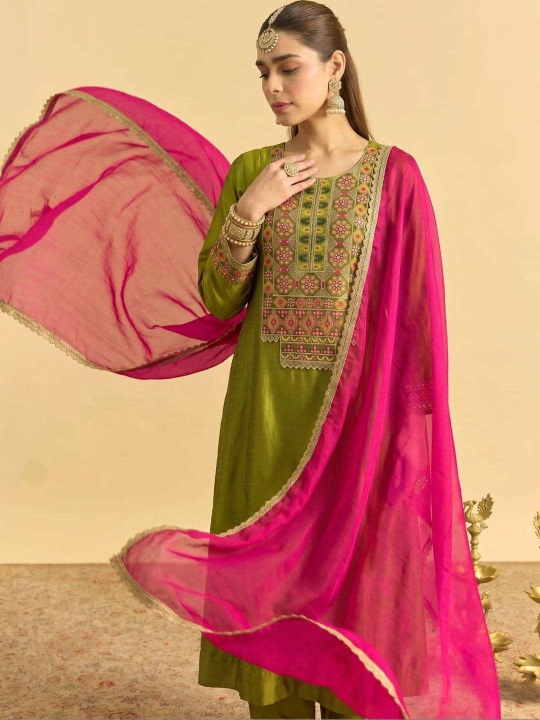 SMITSAREE Women Ethnic Motifs Embroidered Regular Thread Work Kurta with Trousers & With Dupatta thumbnail 4