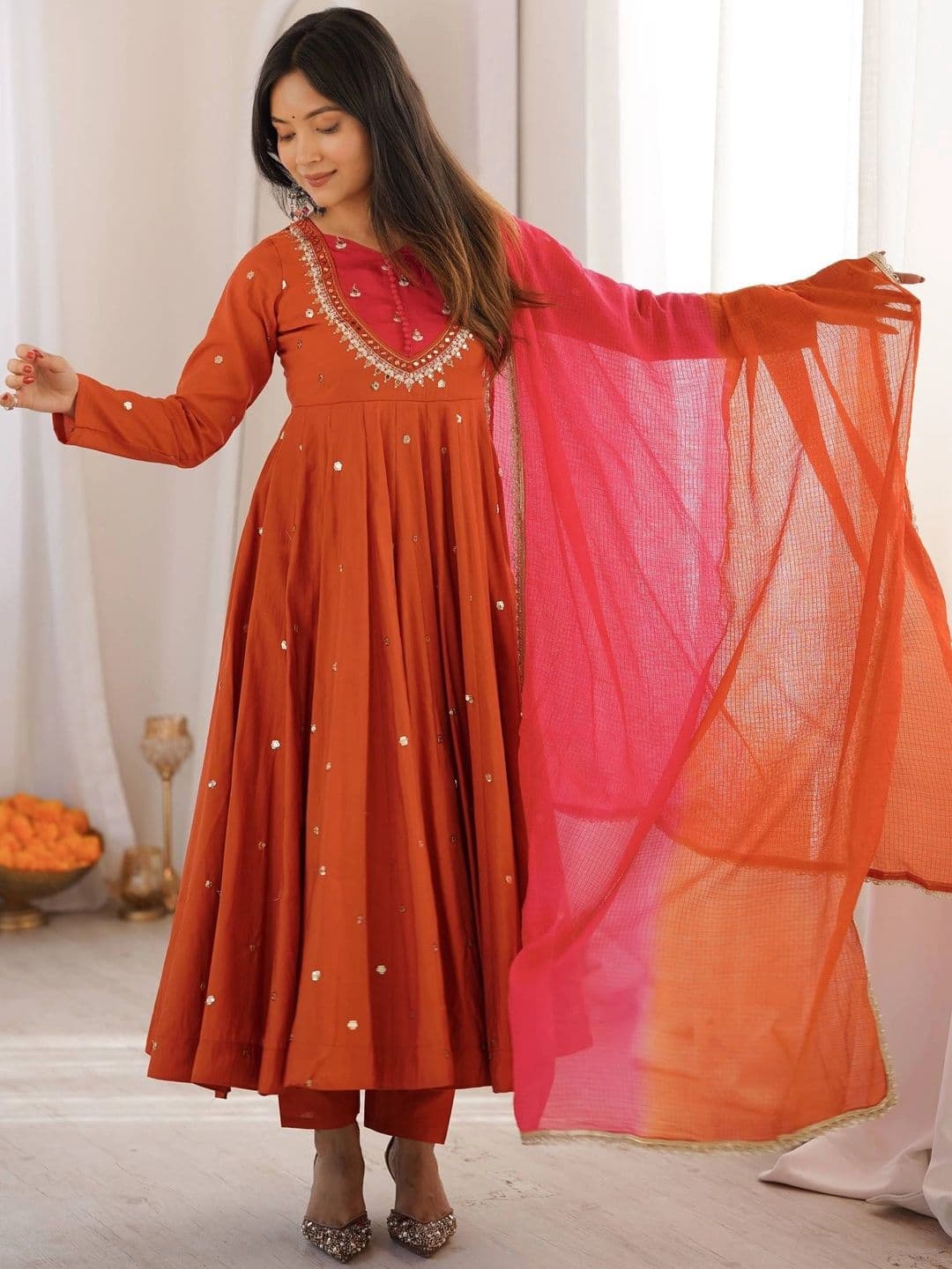 VASTRABELLA Women Empire Sequinned Kurta with Trousers & With Dupatta thumbnail 2