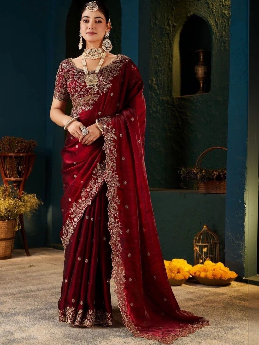 kantuba Floral Embroidered Art Silk Heavy Work Saree thumbnail 5