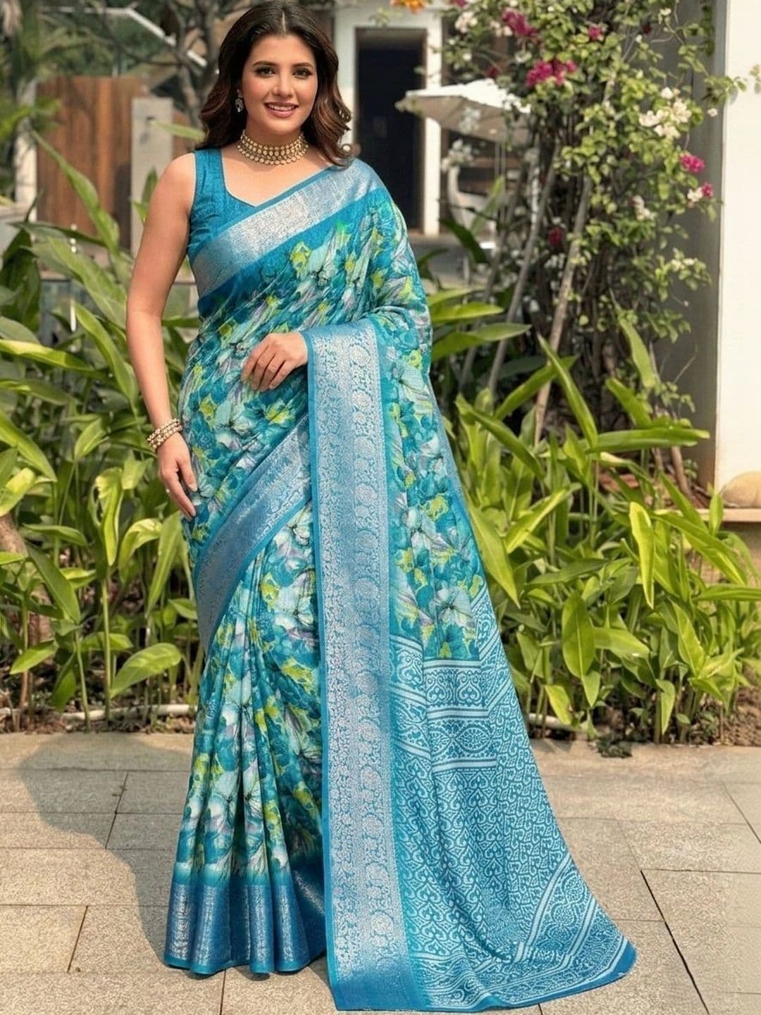 Owee Floral Zari Silk Blend Designer Saree - view 1