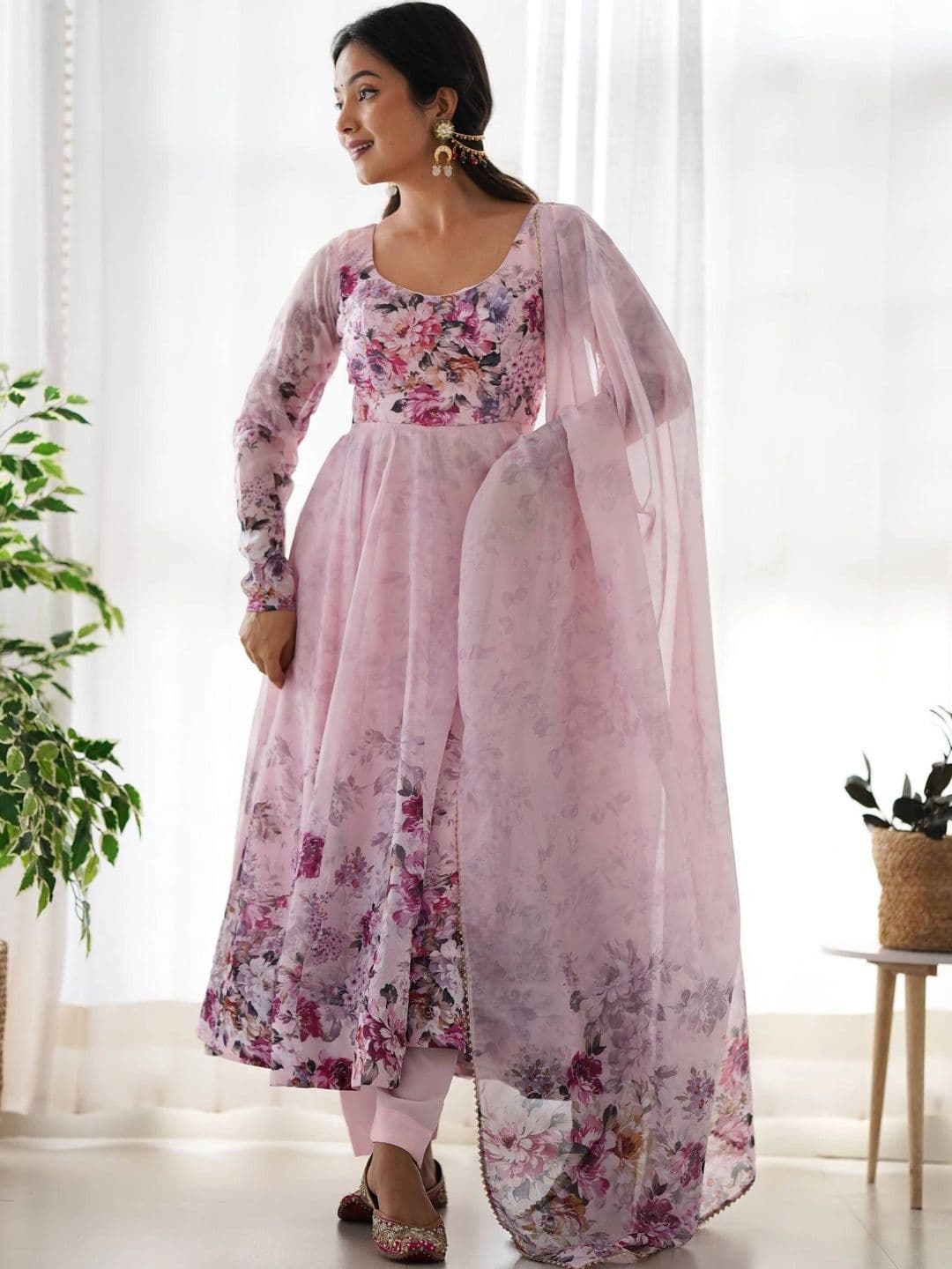 VASTRABELLA Women Floral Printed Empire Kurta with Trousers & With Dupatta thumbnail 2