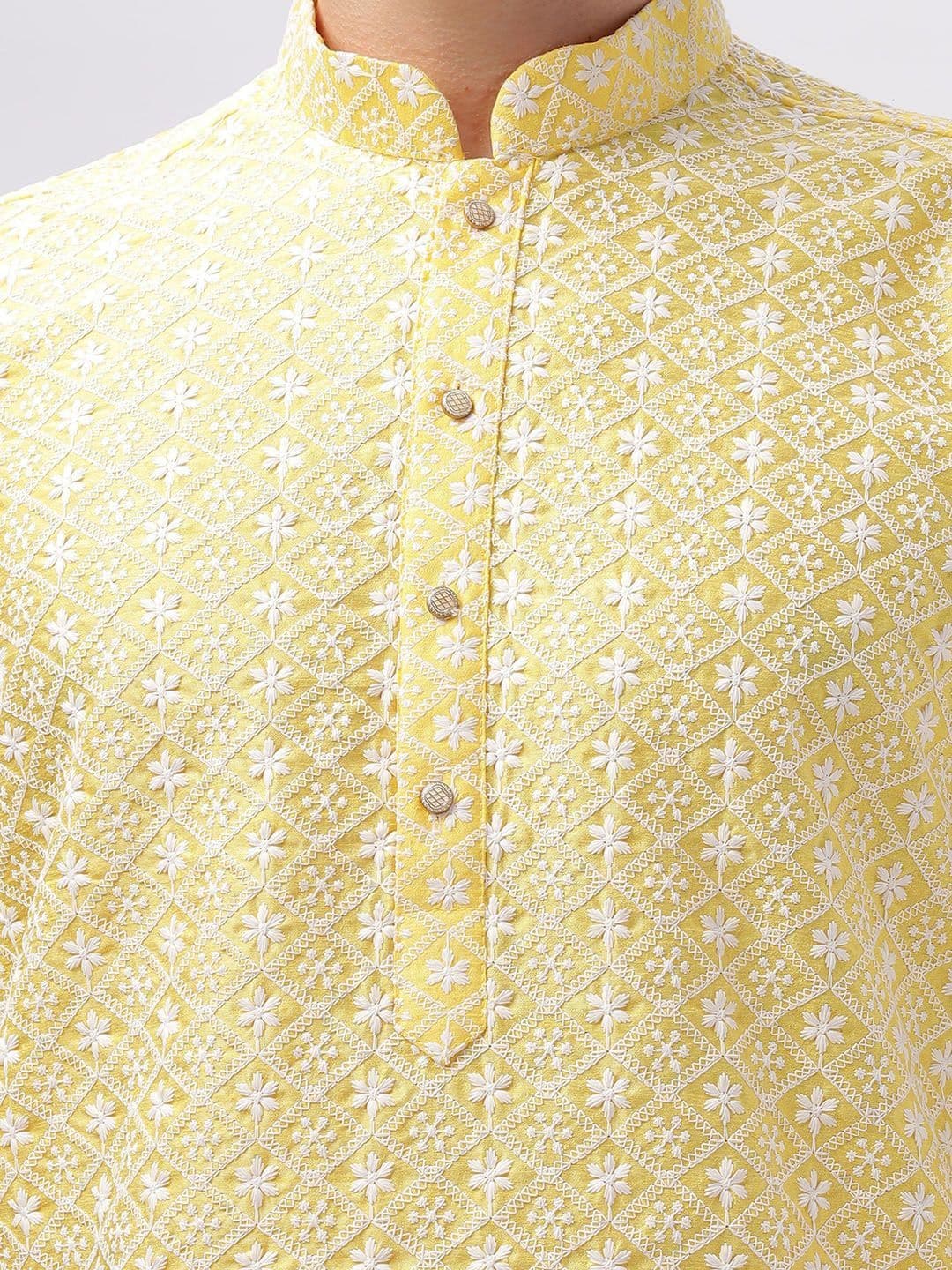 Anouk Men Geometric Embroidery Knee Length Straight Kurta thumbnail 3