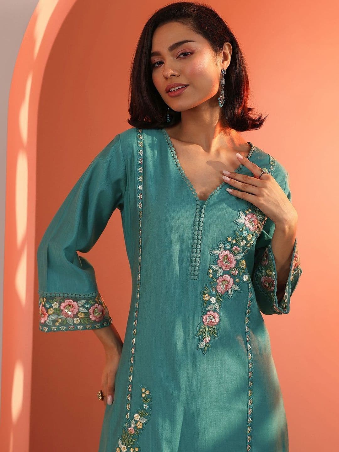 Libas Women Floral Embroidered Regular Kurta with Trousers & With Dupatta thumbnail 3