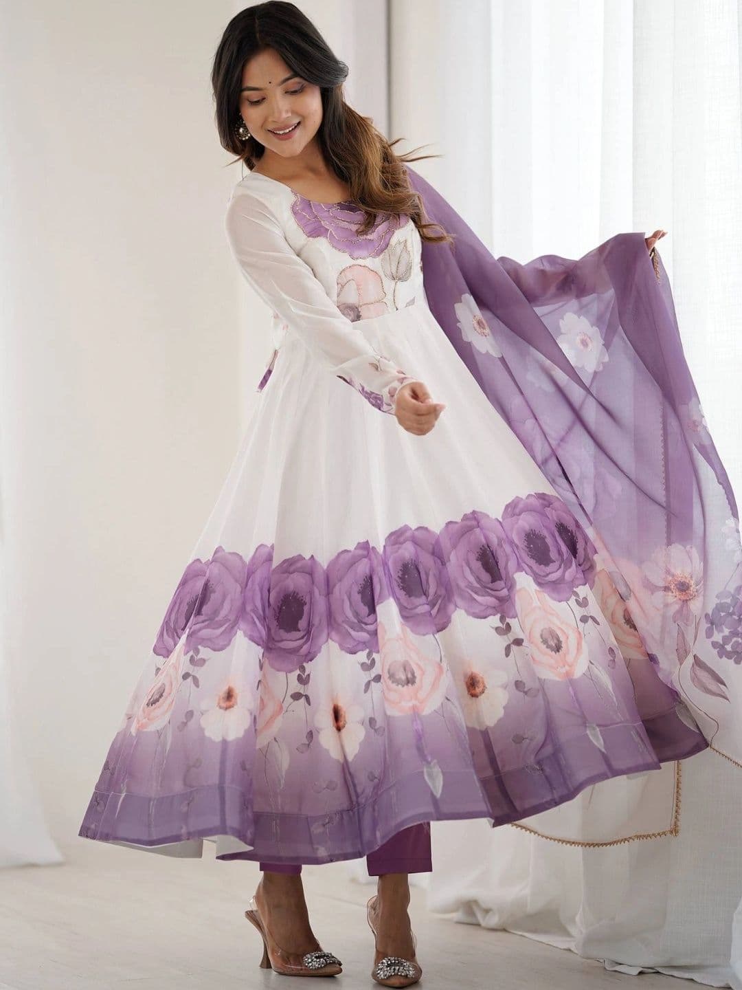 VASTRABELLA Women Floral Printed Regular Kurta with Trousers & With Dupatta thumbnail 5