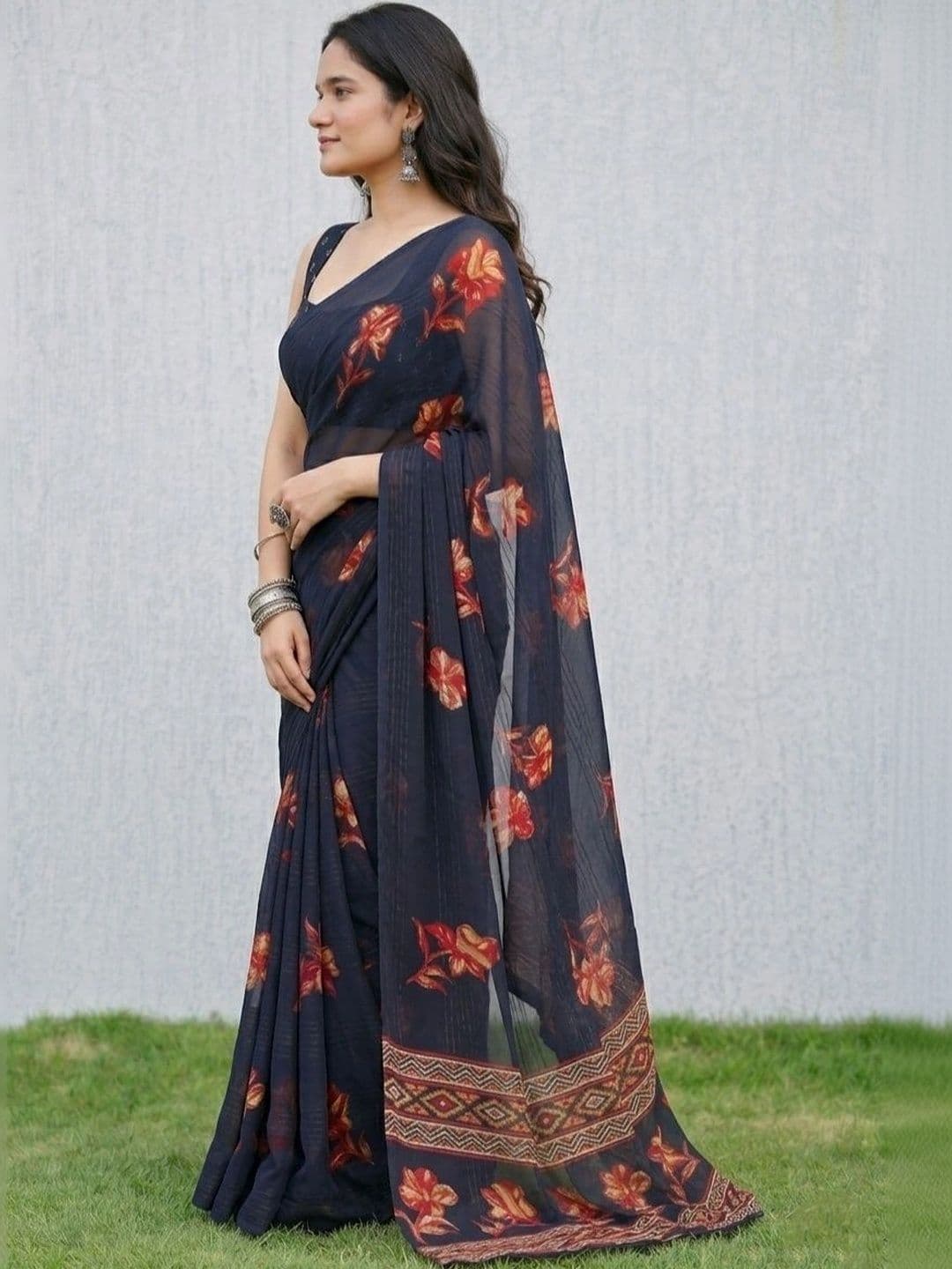 Owee Floral Zari Pure Chiffon Designer Saree thumbnail 2