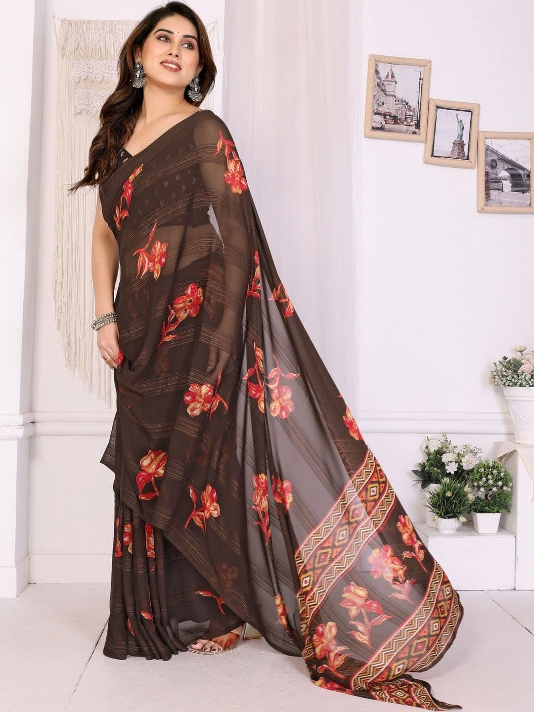 Owee Floral Zari Pure Chiffon Designer Saree thumbnail 4