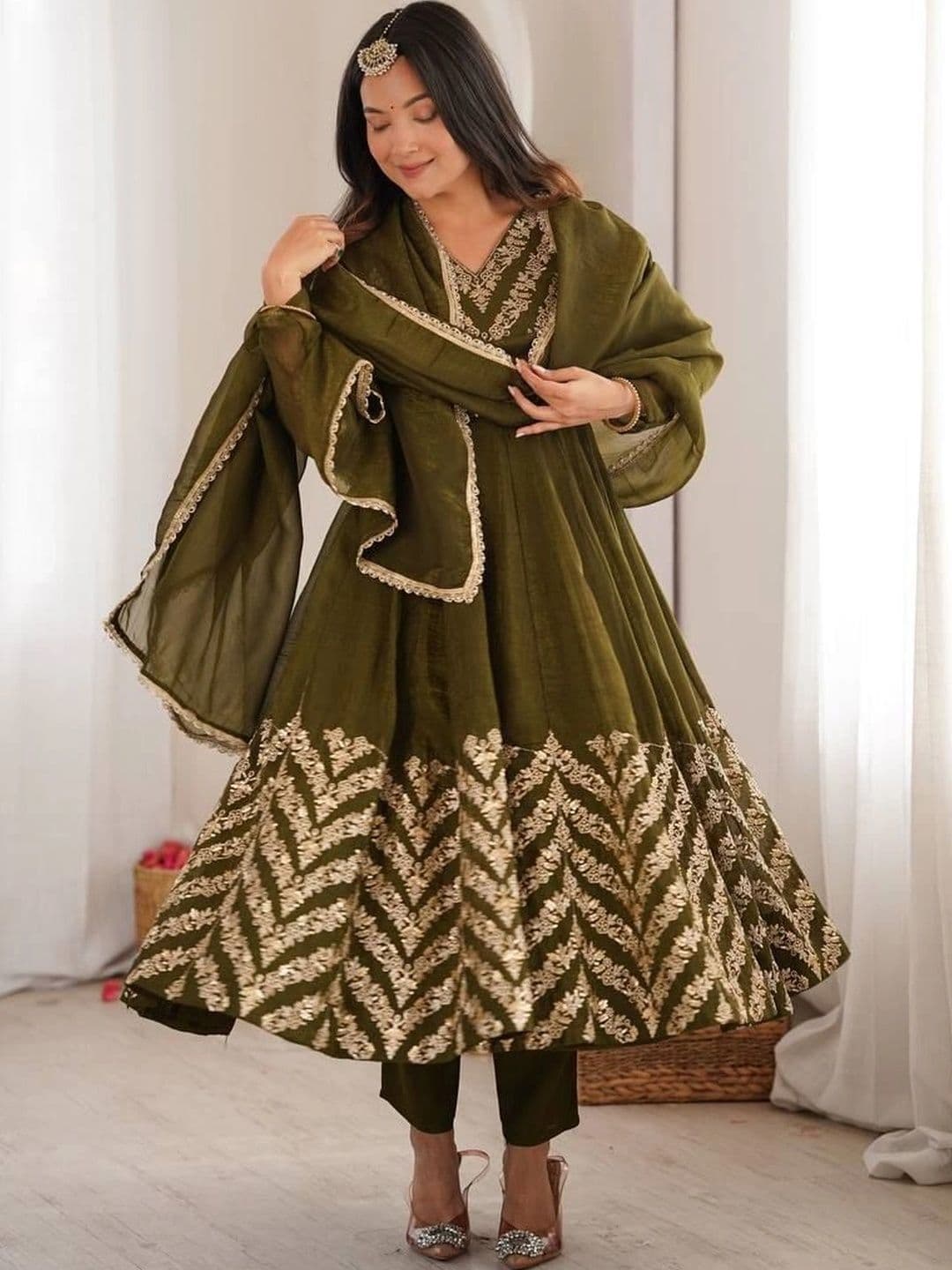 VASTRABELLA Women Ethnic Motifs Embroidered Tiered Thread Work Pure Silk Kurta with Trousers & With Dupatta thumbnail 7