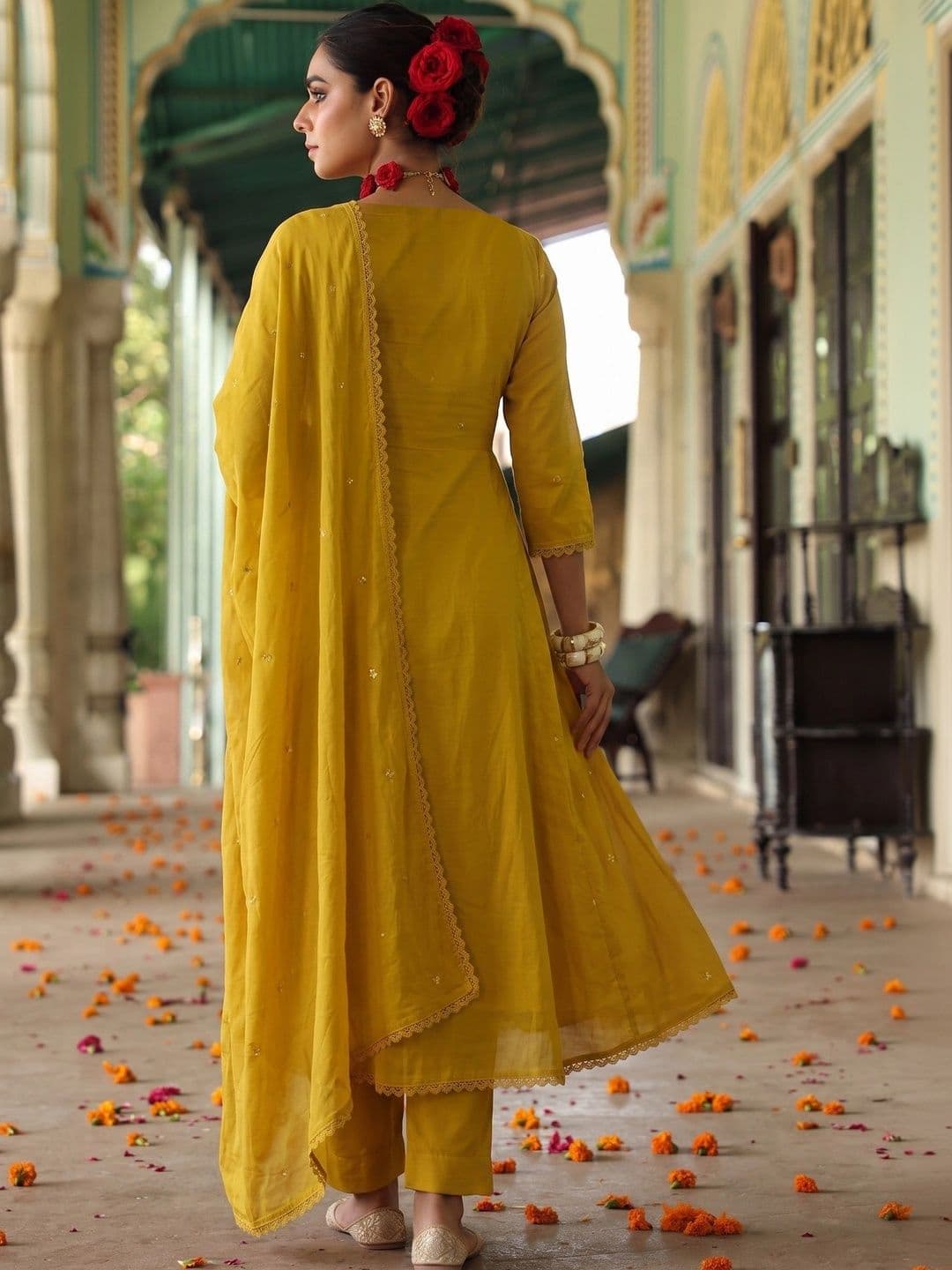 Sangria Women Floral Embroidered Empire Thread Work Pure Silk Kurta with Trousers & With Dupatta thumbnail 5