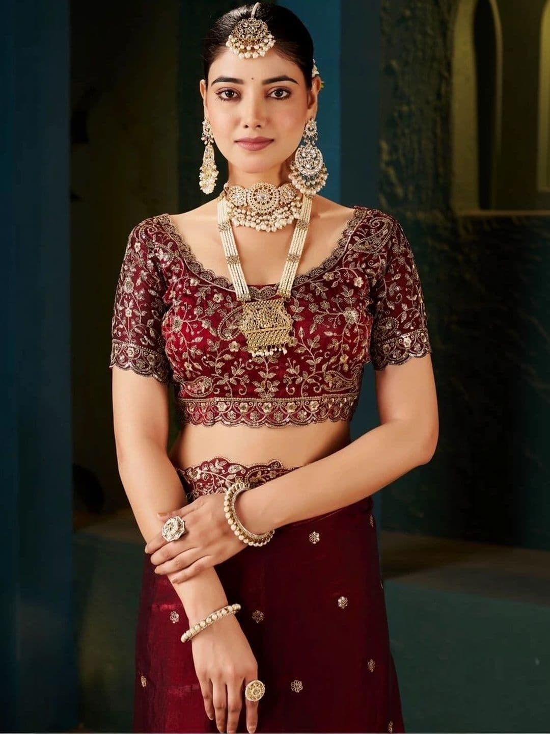 kantuba Floral Embroidered Art Silk Heavy Work Saree thumbnail 7