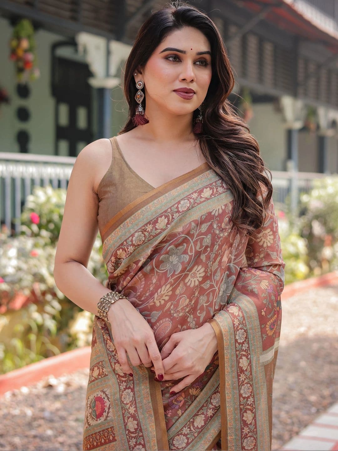 Suha Floral Art Silk Saree thumbnail 4