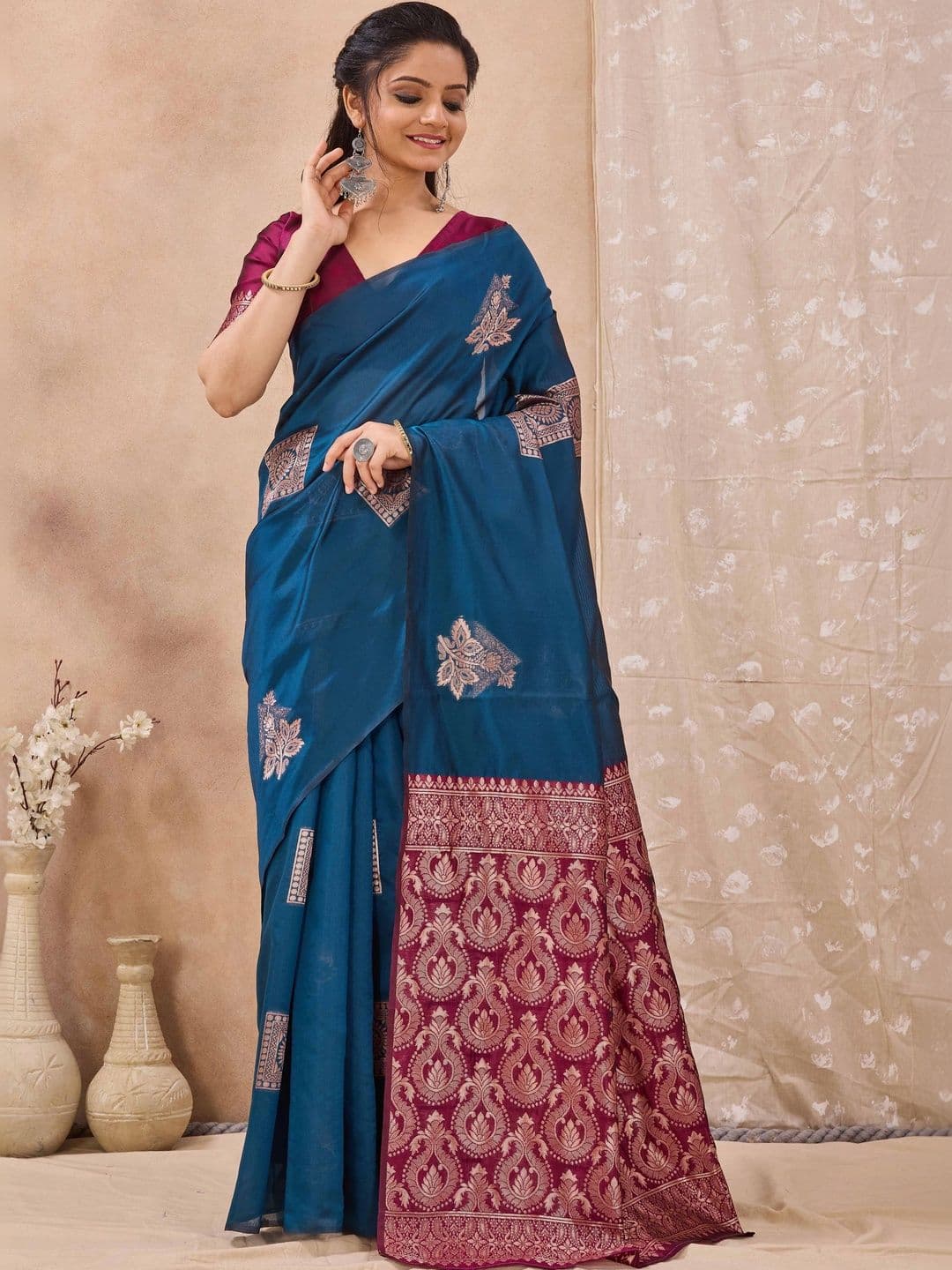 HERE&NOW Woven Design Zari Art Silk Saree thumbnail 6