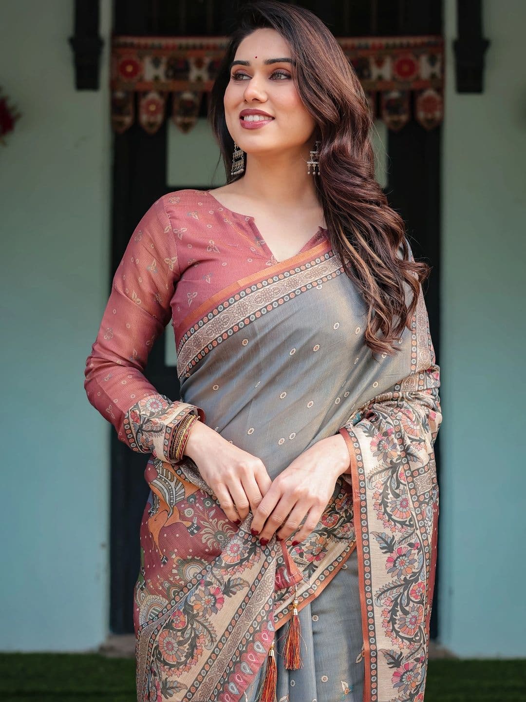Suha Paisley Art Silk Saree thumbnail 3