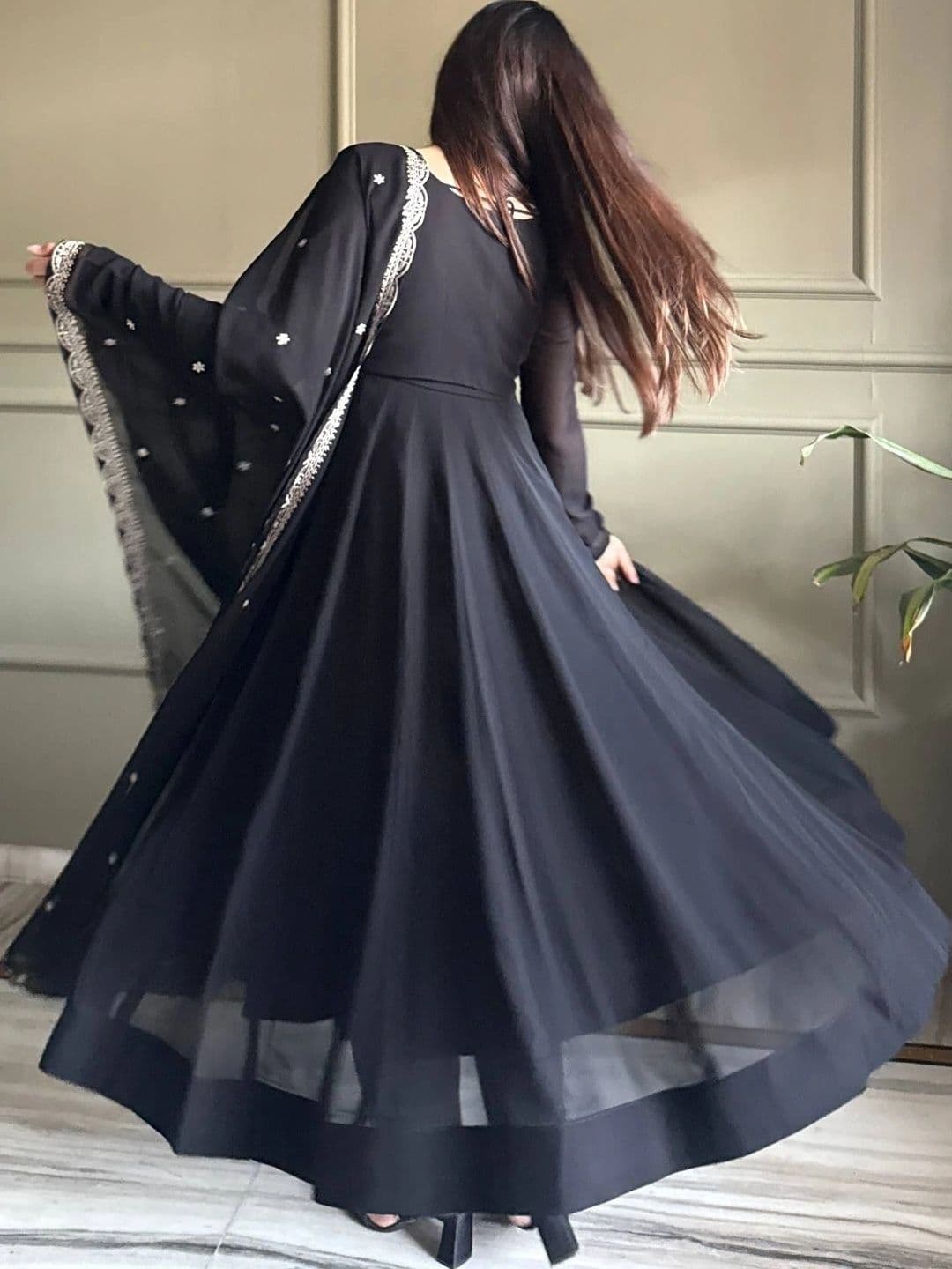 VASTRABELLA Women Ethnic Motifs Embroidered Regular Thread Work Kurta with Trousers & With Dupatta thumbnail 6