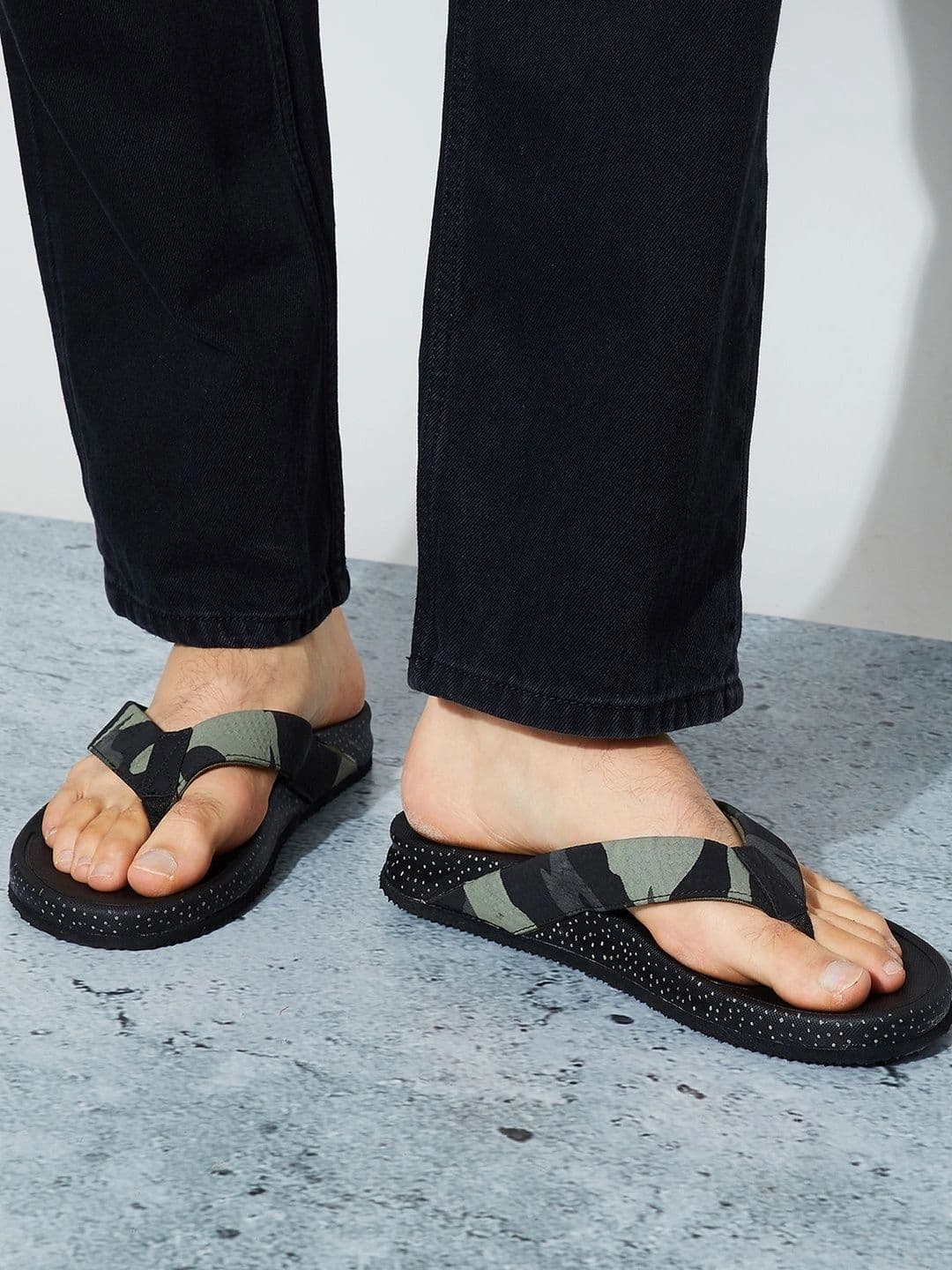 Forca by Lifestyle Men Printed Thong Flip-Flops thumbnail 3