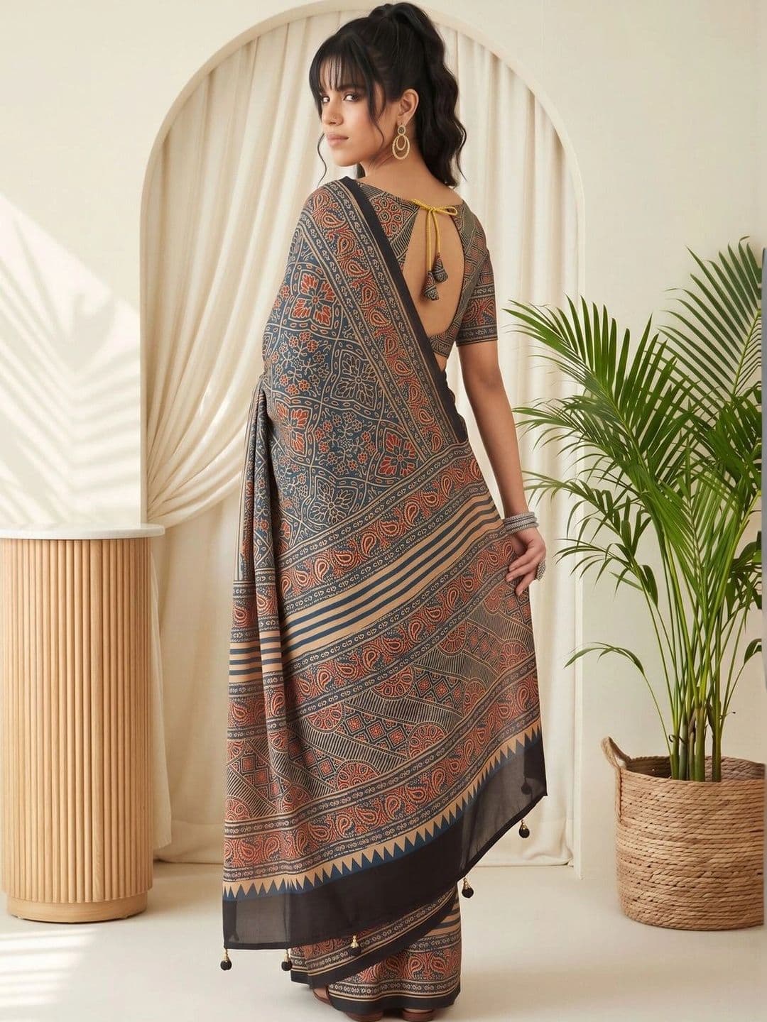 Saree mall Kalamkari Silk Blend Designer Block Print Sarees thumbnail 6