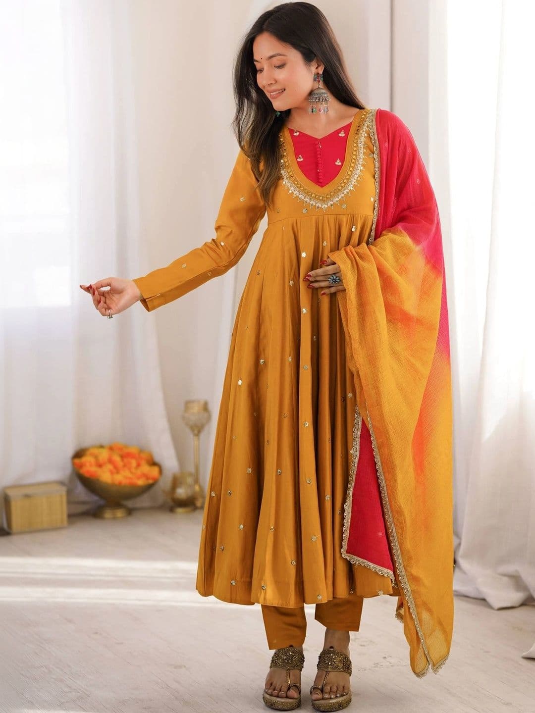 VASTRABELLA Women Empire Sequinned Kurta with Trousers & With Dupatta thumbnail 4