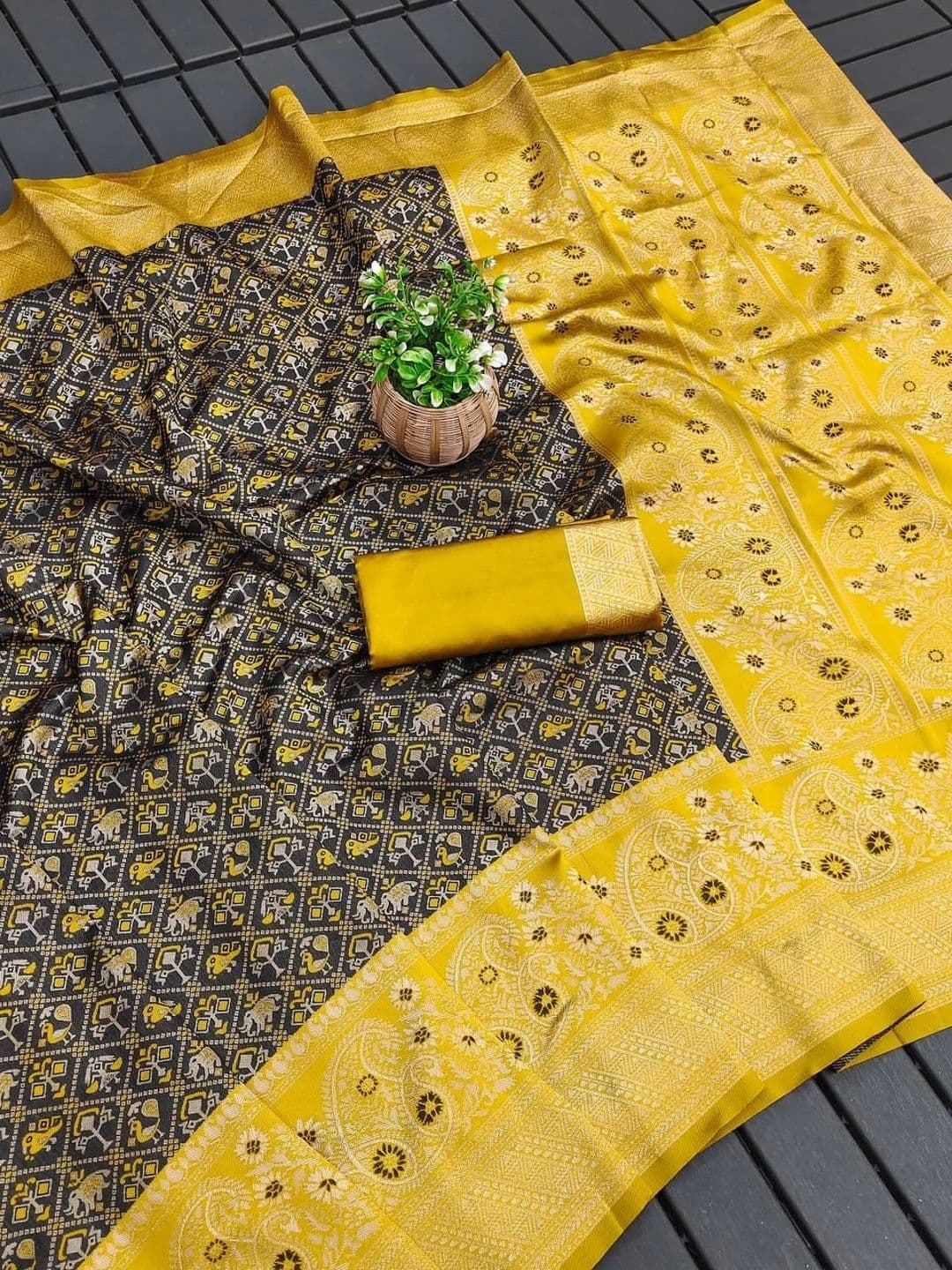 revika Woven Design Zari Art Silk Designer Kanjeevaram Saree thumbnail 5
