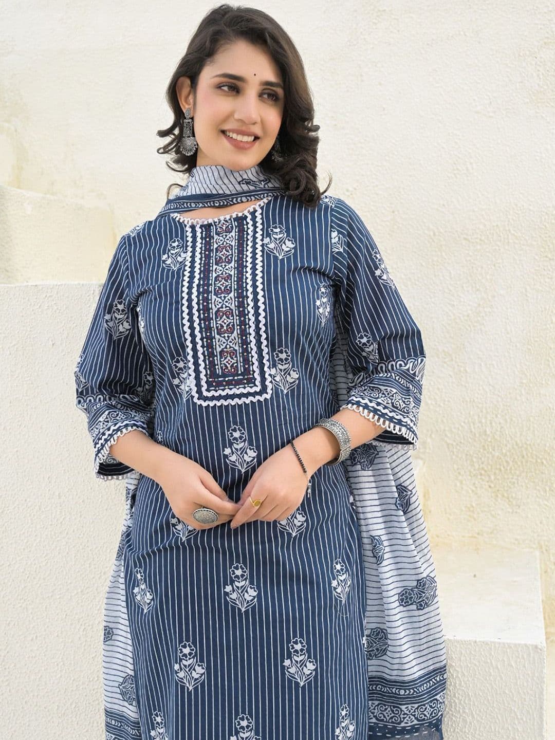 Varanga Women Printed Regular Pure Cotton Kurta And Trousers With Dupatta thumbnail 2