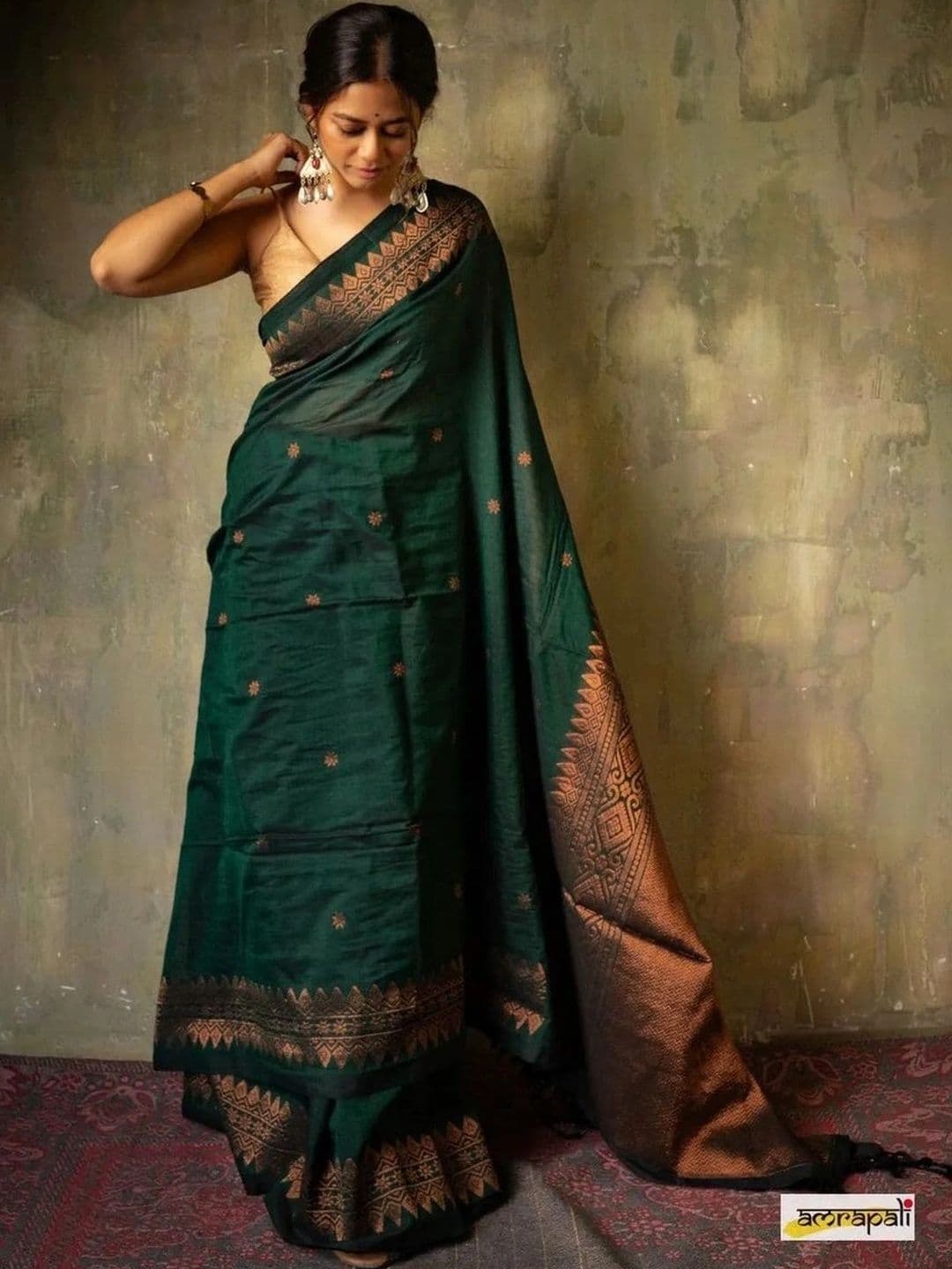 HERE&NOW Woven Design Zari Silk Blend Banarasi Saree thumbnail 3