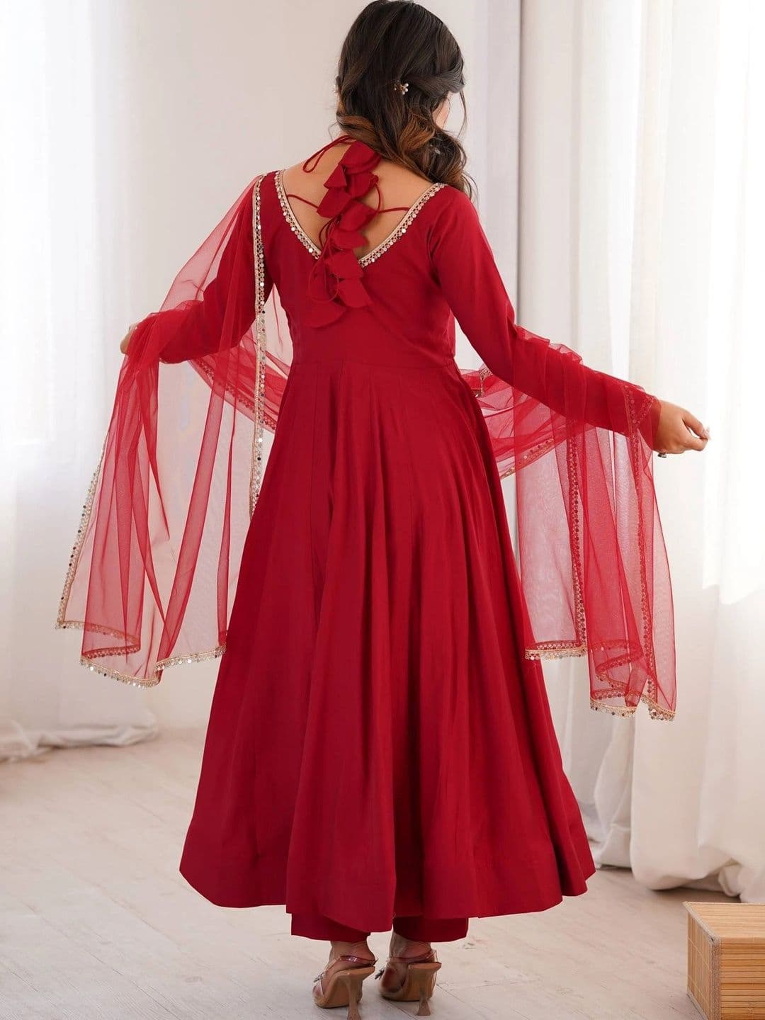 VASTRABELLA Women Regular Gotta Patti Chanderi Silk Kurta with Trousers & With Dupatta thumbnail 6
