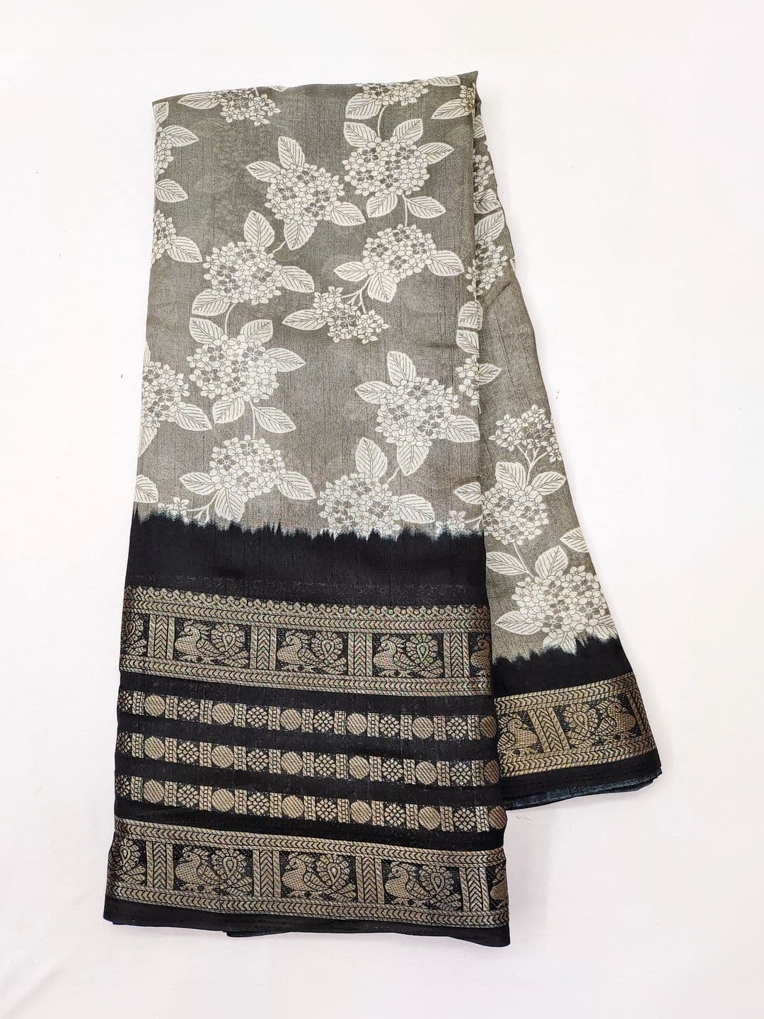 Owee Floral Zari Silk Blend Designer Saree thumbnail 3