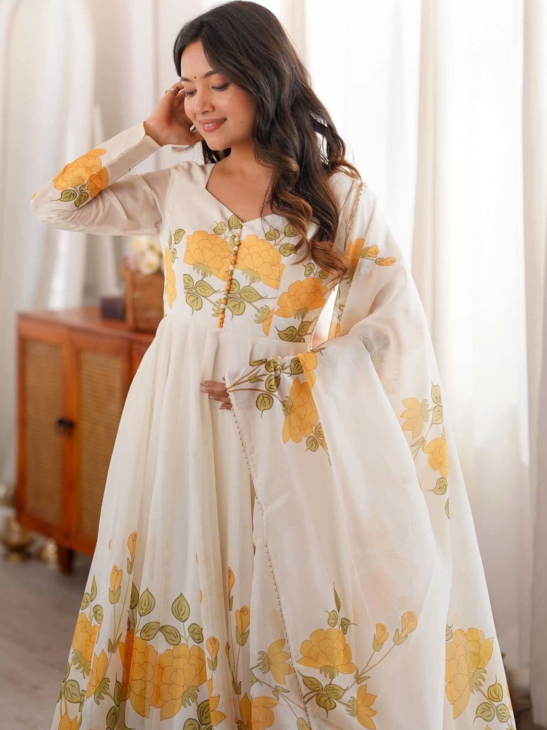 VASTRABELLA Women Floral Printed Empire Kurta with Churidar & With Dupatta thumbnail 2