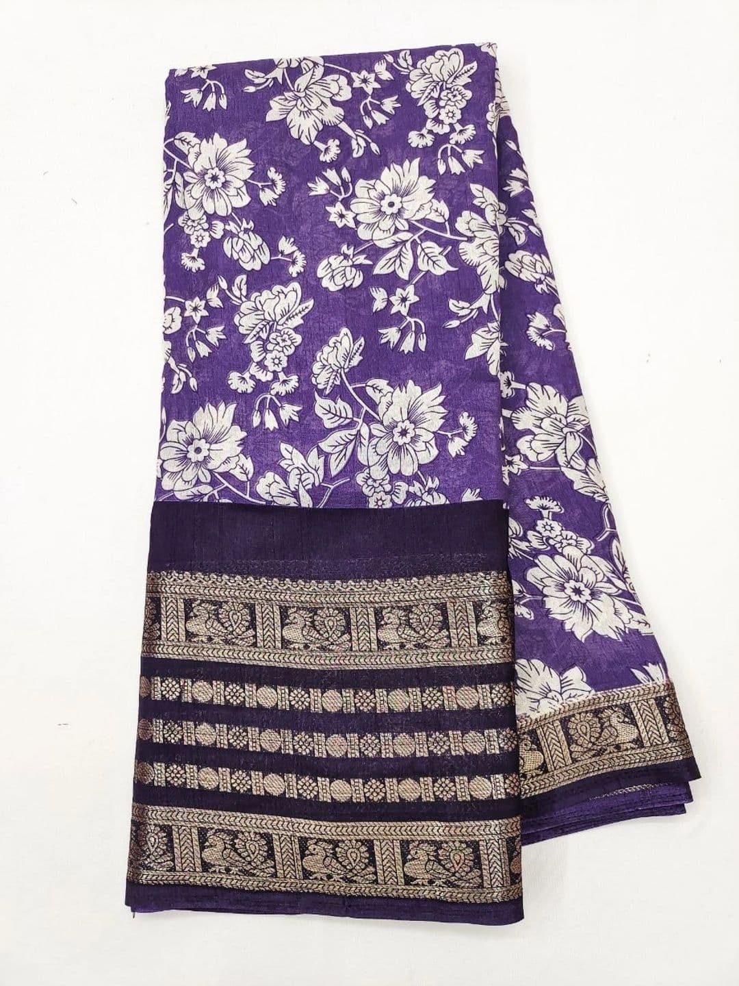 Owee Floral Zari Silk Blend Designer Saree thumbnail 2