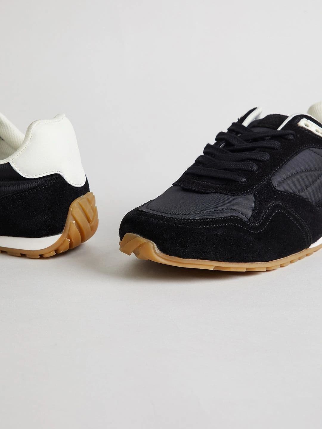 Ginger by Lifestyle Women Colourblocked Leather Sneakers thumbnail 2