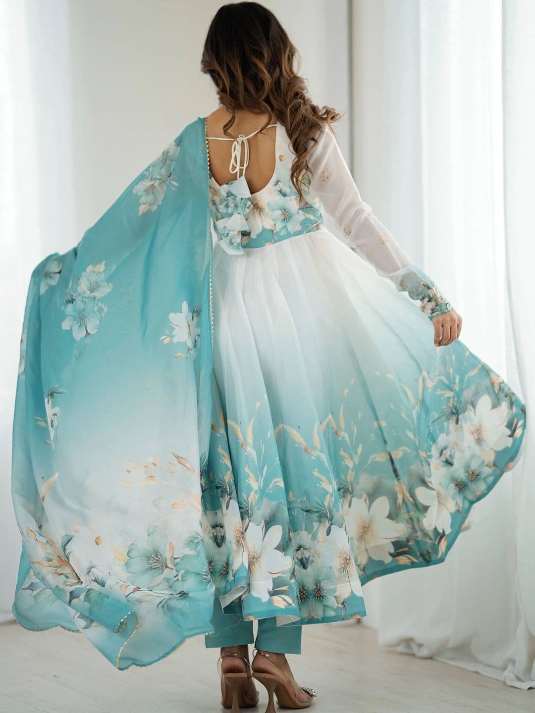 VASTRABELLA Women Floral Printed Empire Kurta with Trousers & With Dupatta thumbnail 3