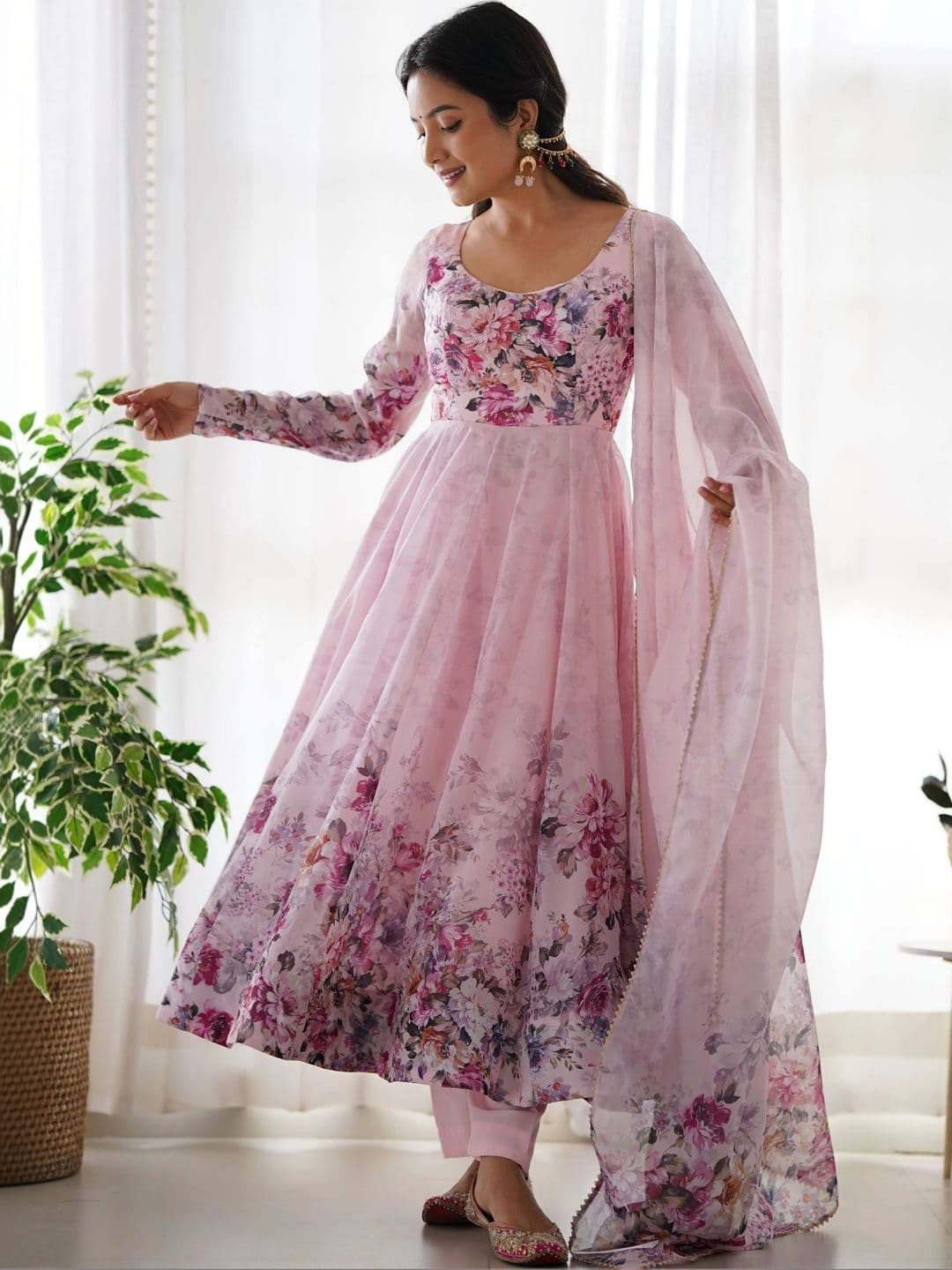 VASTRABELLA Women Floral Printed Empire Kurta with Trousers & With Dupatta thumbnail 4