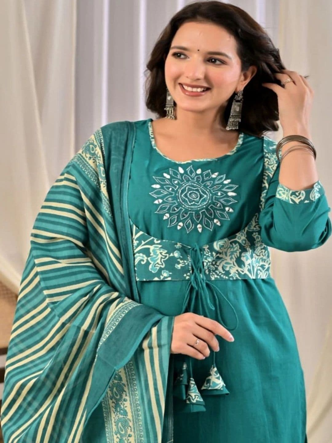 HERE&NOW Women Ethnic Motifs Embroidered Regular Thread Work Pure Cotton Kurta with Trousers & With Dupatta thumbnail 4
