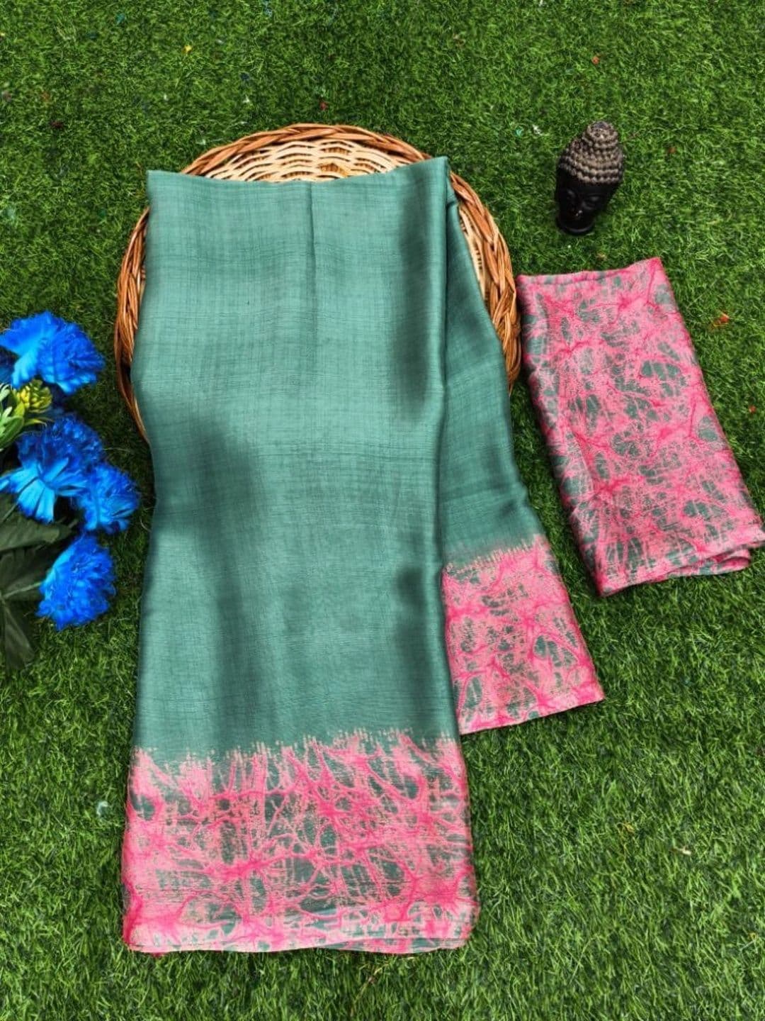 Owee Pure Chiffon Designer Saree thumbnail 2