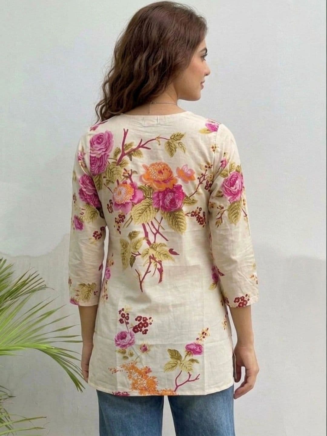 Zyla Women Floral Printed Floral Kurta thumbnail 3