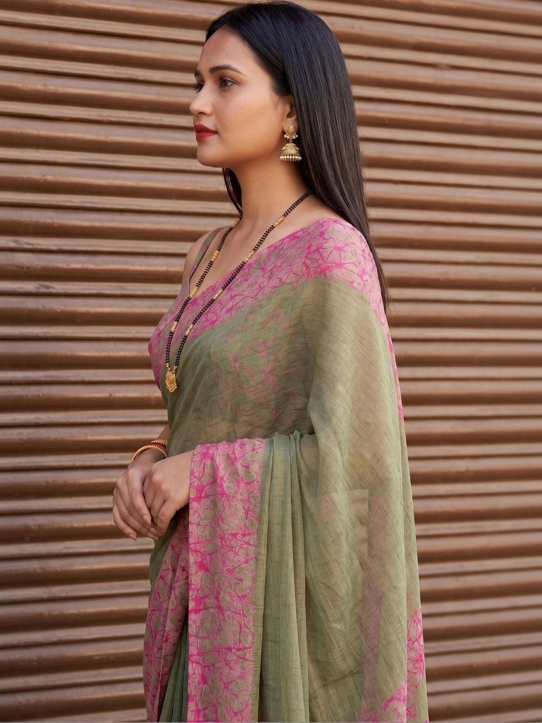 Owee Pure Chiffon Designer Saree thumbnail 4