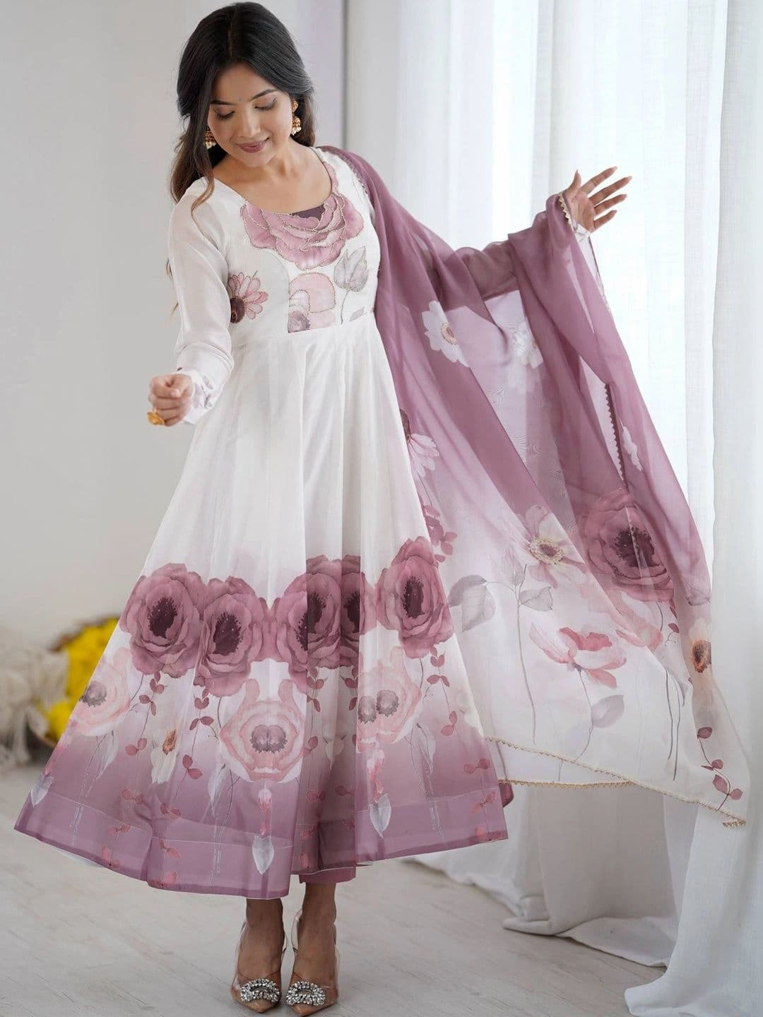 VASTRABELLA Women Floral Printed Empire Kurta with Trousers & With Dupatta thumbnail 4