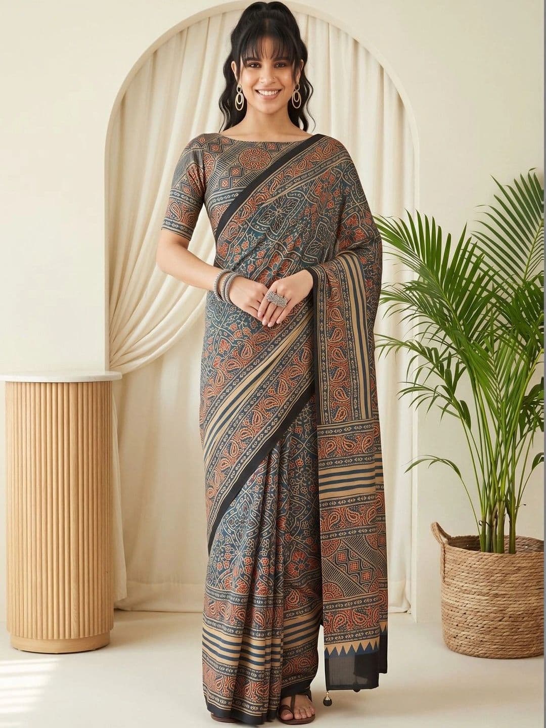 Saree mall Kalamkari Silk Blend Designer Block Print Sarees - view 1