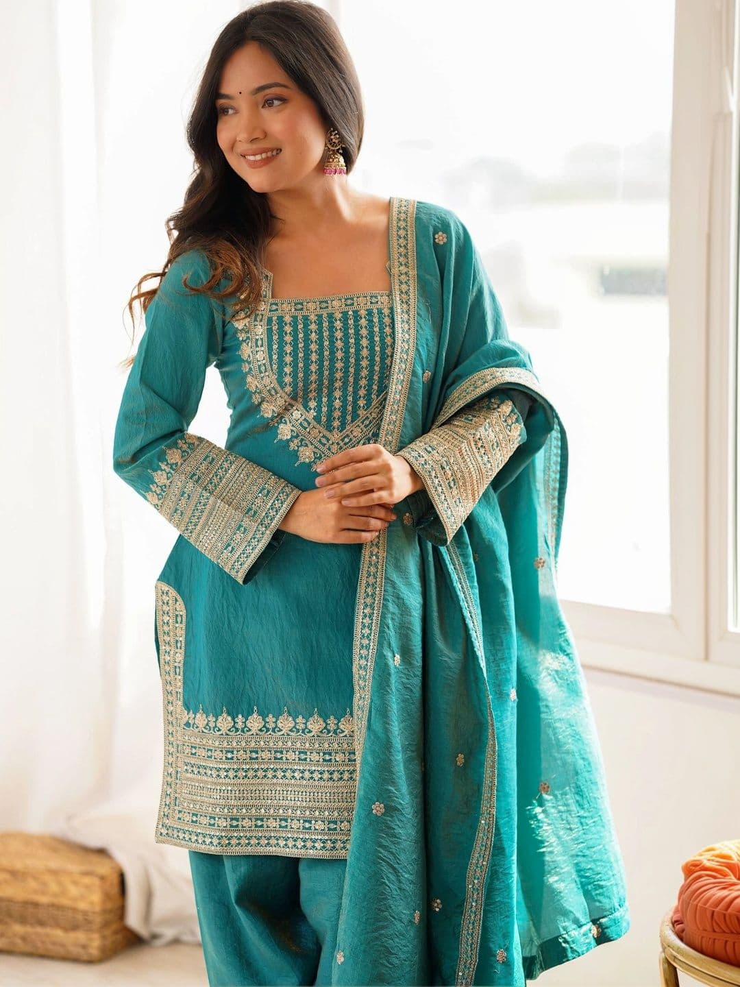 VASTRABELLA Women Ethnic Motifs Embroidered Regular Thread Work Kurta with Patiala & With Dupatta thumbnail 3